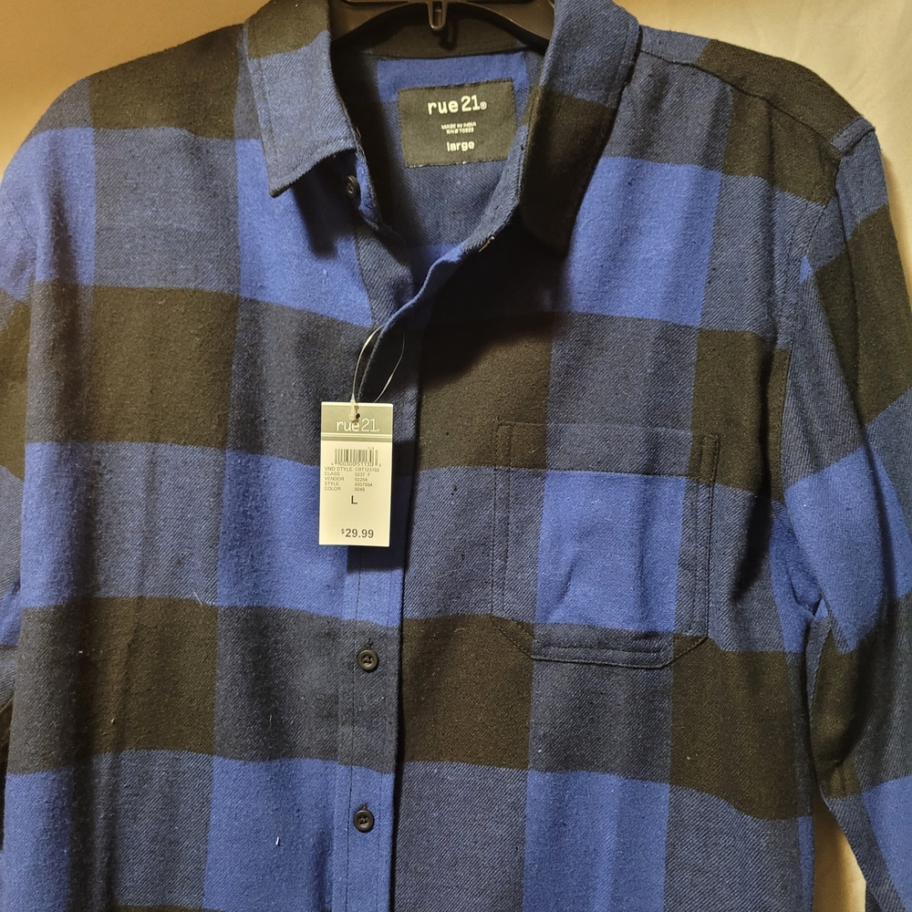 💘🆕️Rue21●LIMITED TIME OFFER● Men's Bold Blue and Black Checkered Shirt - Picture 2 of 4